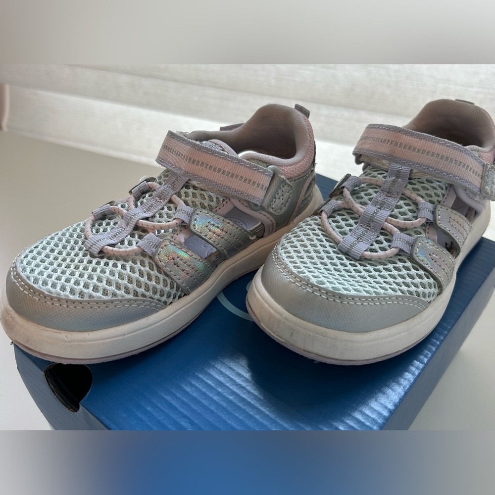 Stride Rite Seaton Iridescent Sneaker Sandal